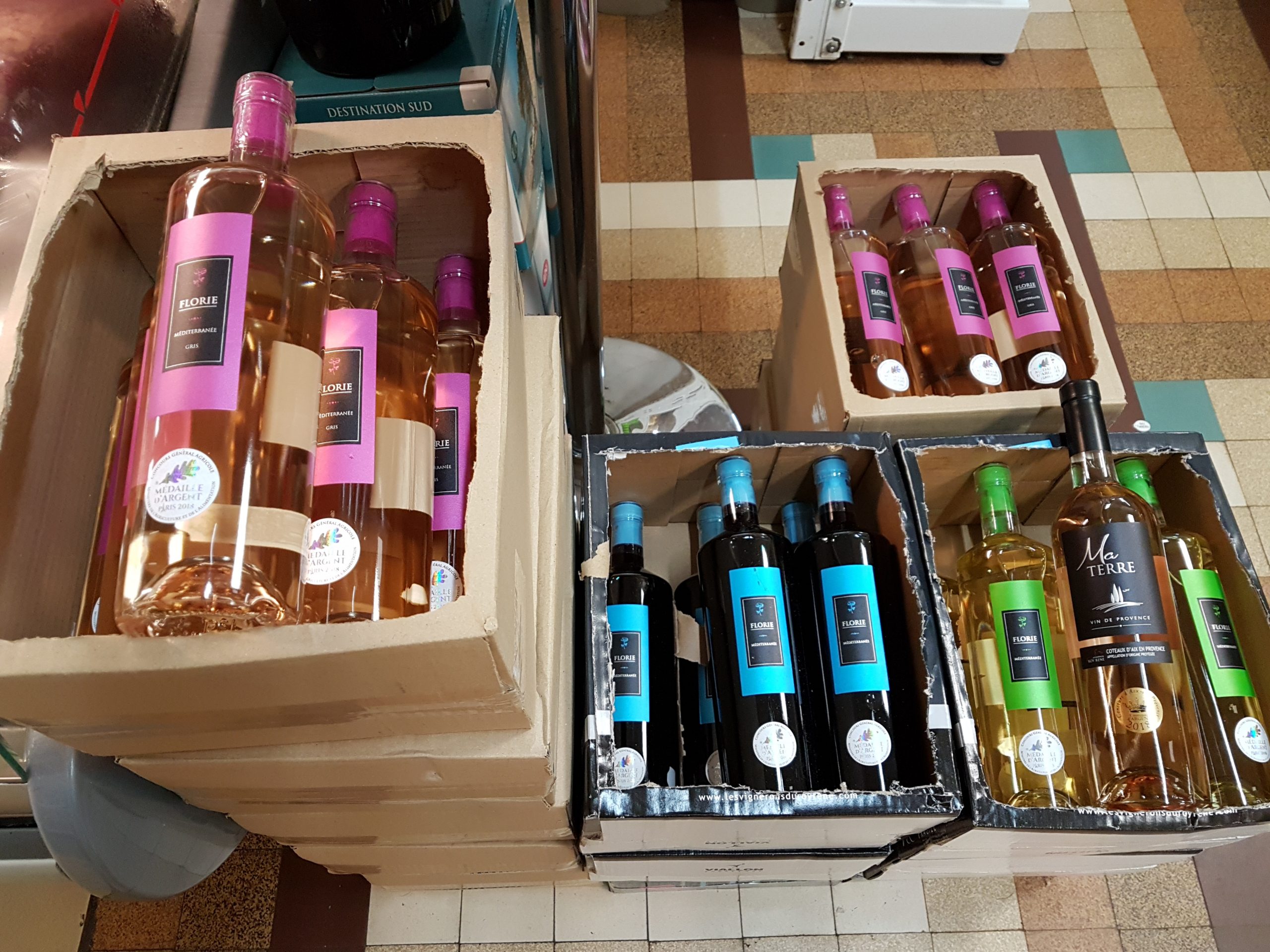 Arrivage de Provence rouge,blanc et rosé